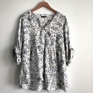 Tahari linen blend top blue and white print size 1X flowy top button front